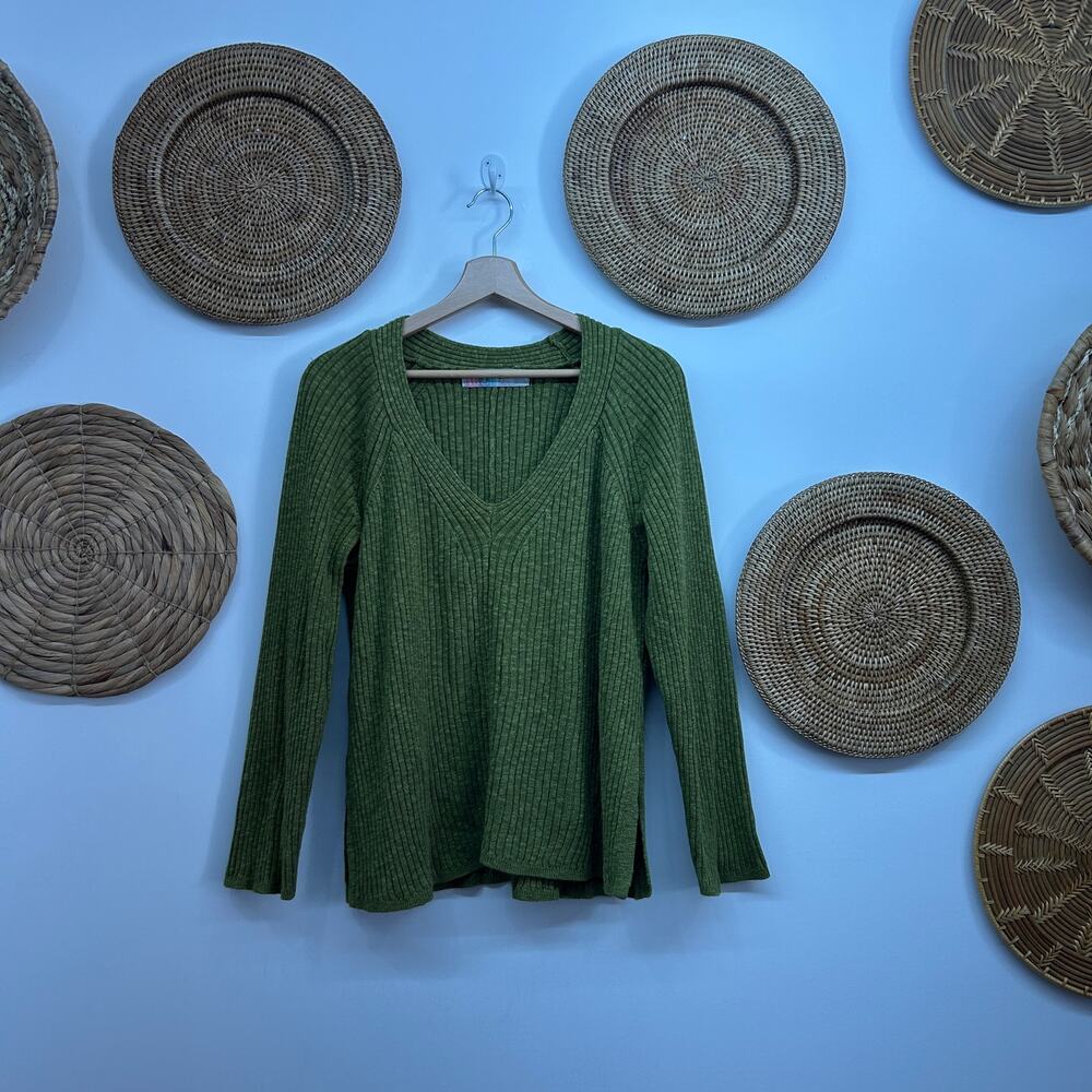 Free People Beach Green V-Neck Ribbed Knit Side Slit Sweater Medium Boho